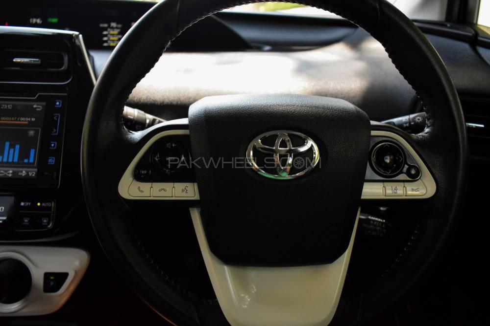 Toyota Prius 2015 for Sale in Rawalpindi Toyota Prius 2015 for Sale in Rawalpindi Image-10