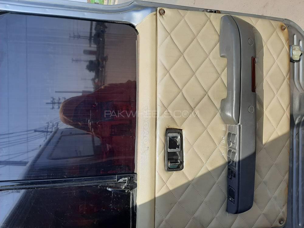 Toyota Land Cruiser 1983 for Sale in Faisalabad Toyota Land Cruiser 1983 for Sale in Faisalabad Image-11