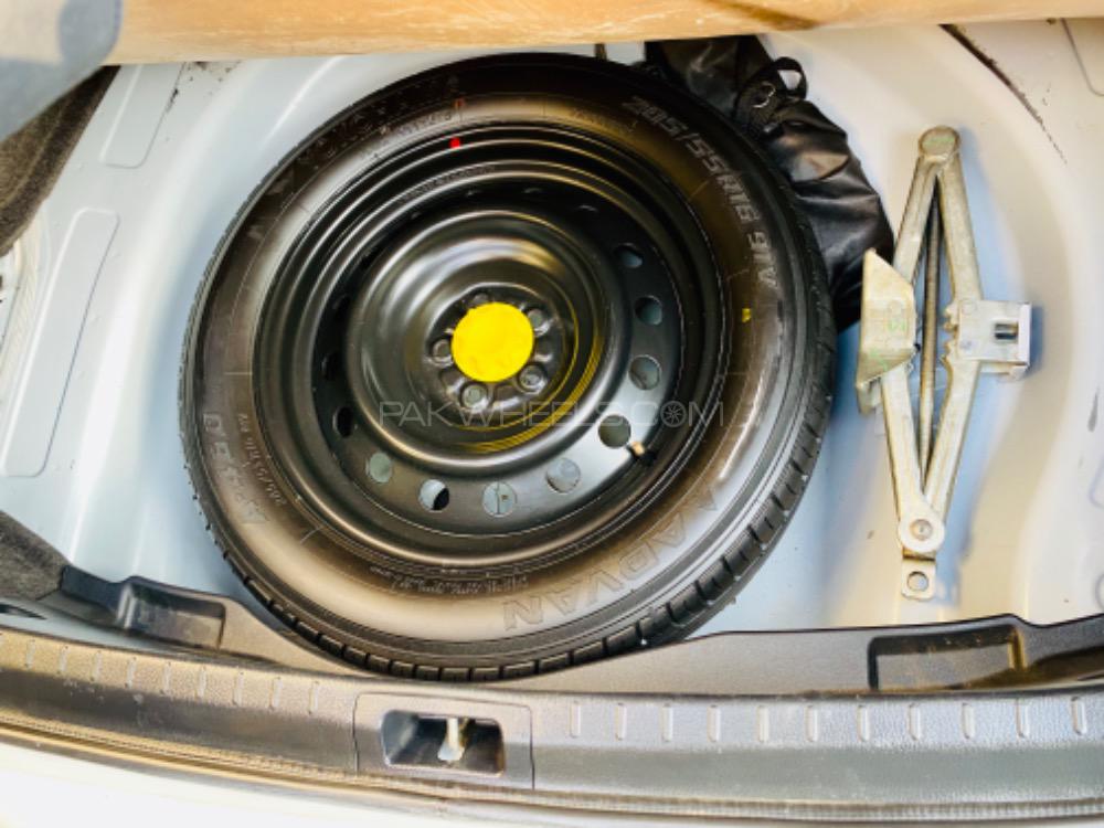 Toyota Corolla 2018 for Sale in Peshawar Toyota Corolla 2018 for Sale in Peshawar Image-15