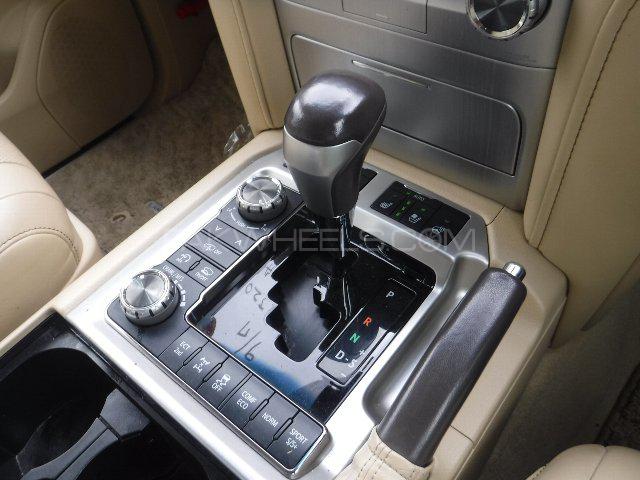 Toyota Land Cruiser 2016 for Sale in Lahore Toyota Land Cruiser 2016 for Sale in Lahore Image-4