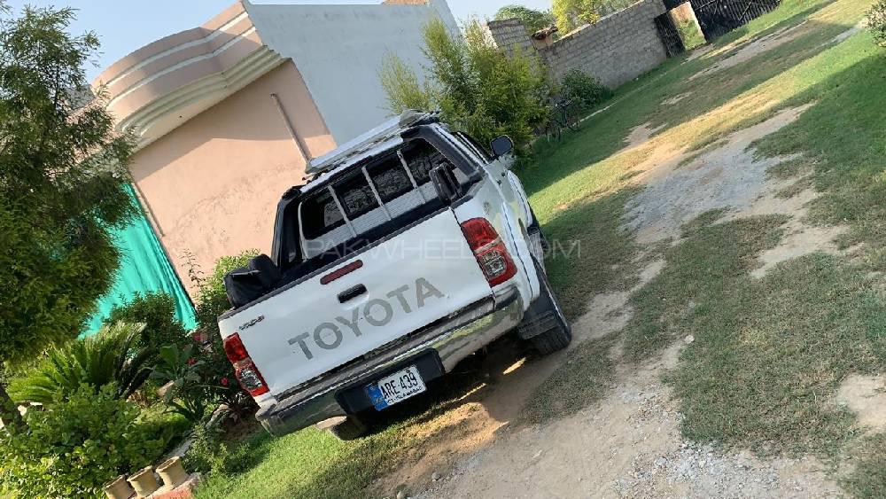 Toyota Hilux 2006 for Sale in Peshawar Toyota Hilux 2006 for Sale in Peshawar Image-4