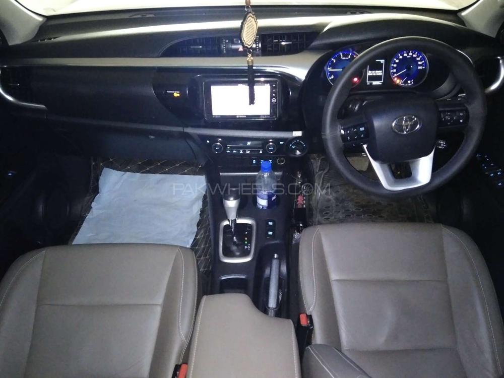 Toyota Hilux 2018 for Sale in Karachi Toyota Hilux 2018 for Sale in Karachi Image-12