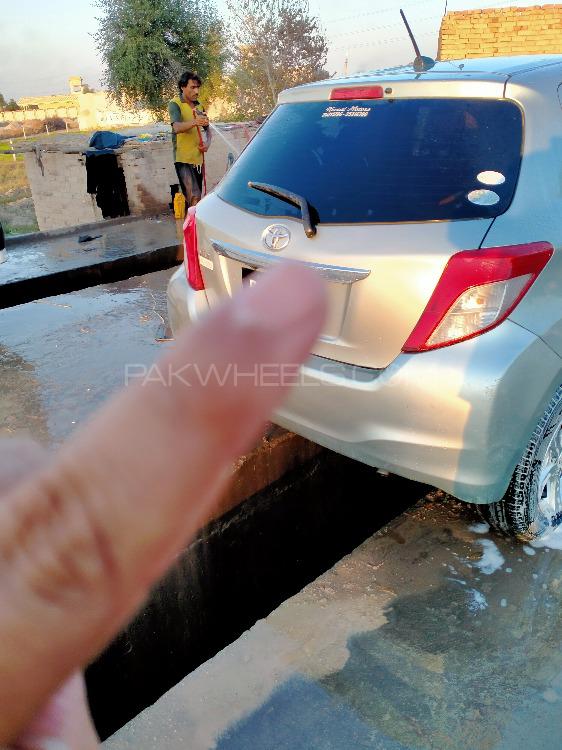 Toyota Vitz 2011 for Sale in Lakki marwat Image-1