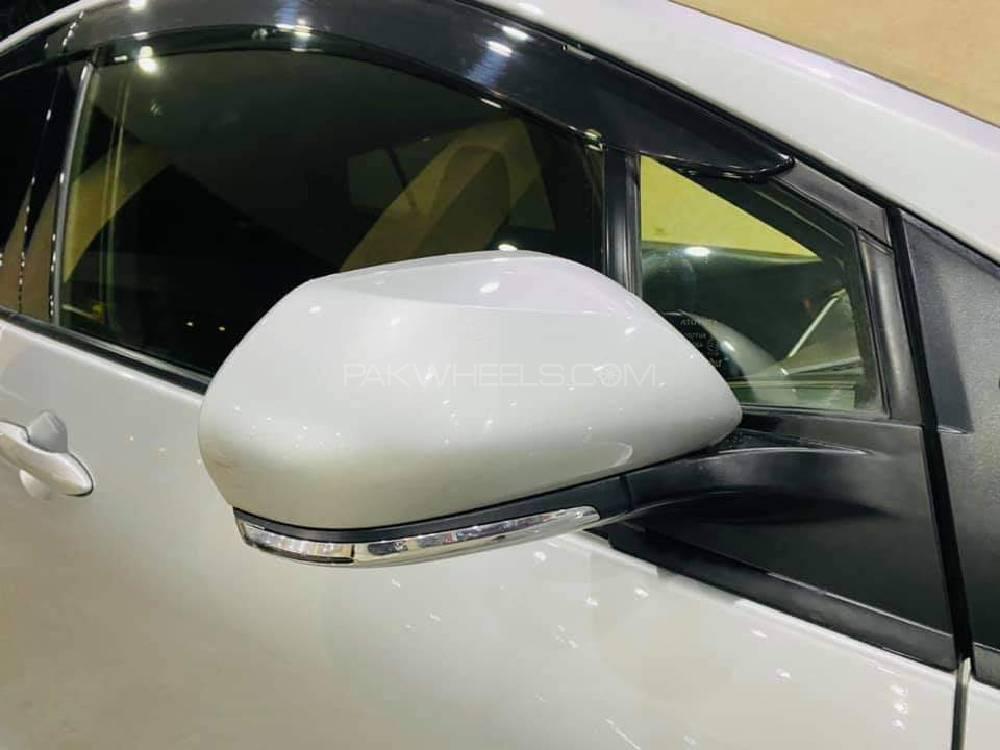 Toyota Prius 2017 for Sale in Gujranwala Toyota Prius 2017 for Sale in Gujranwala Image-14