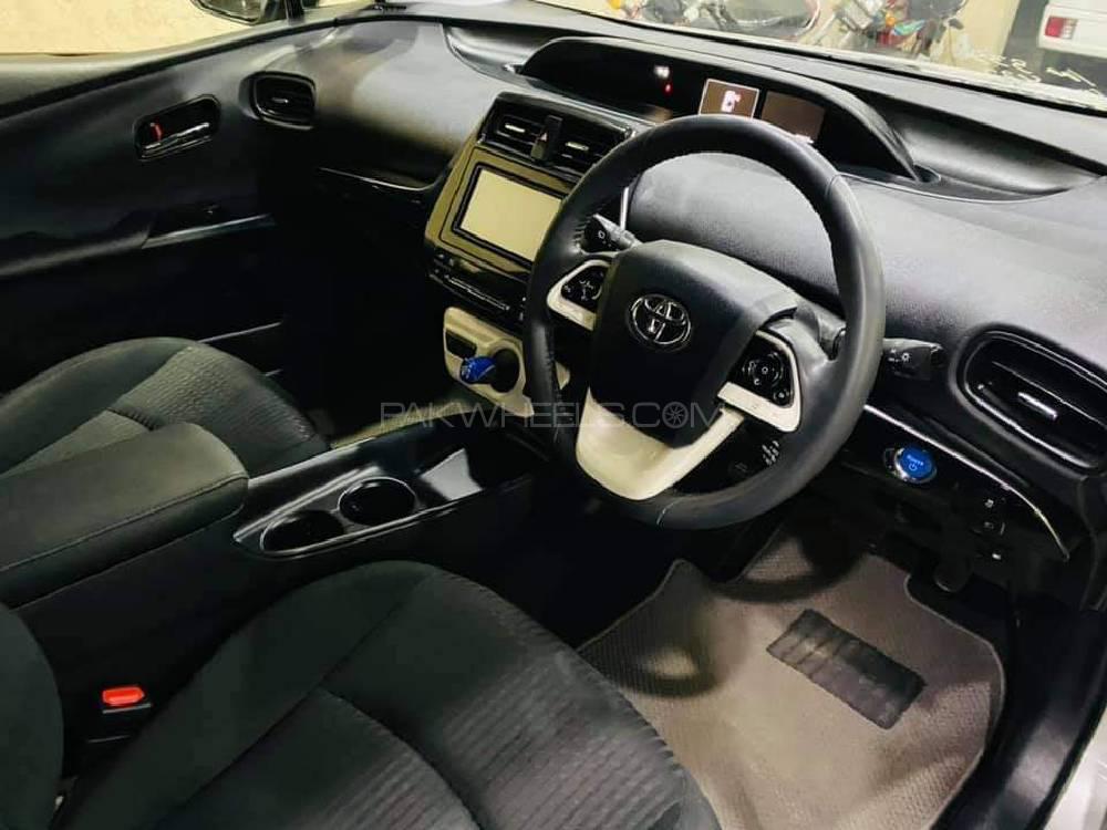 Toyota Prius 2017 for Sale in Gujranwala Toyota Prius 2017 for Sale in Gujranwala Image-7