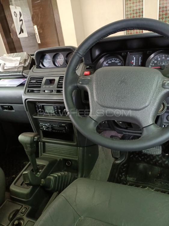 Mitsubishi Pajero 1993 for Sale in Lahore Mitsubishi Pajero 1993 for Sale in Lahore Image-3