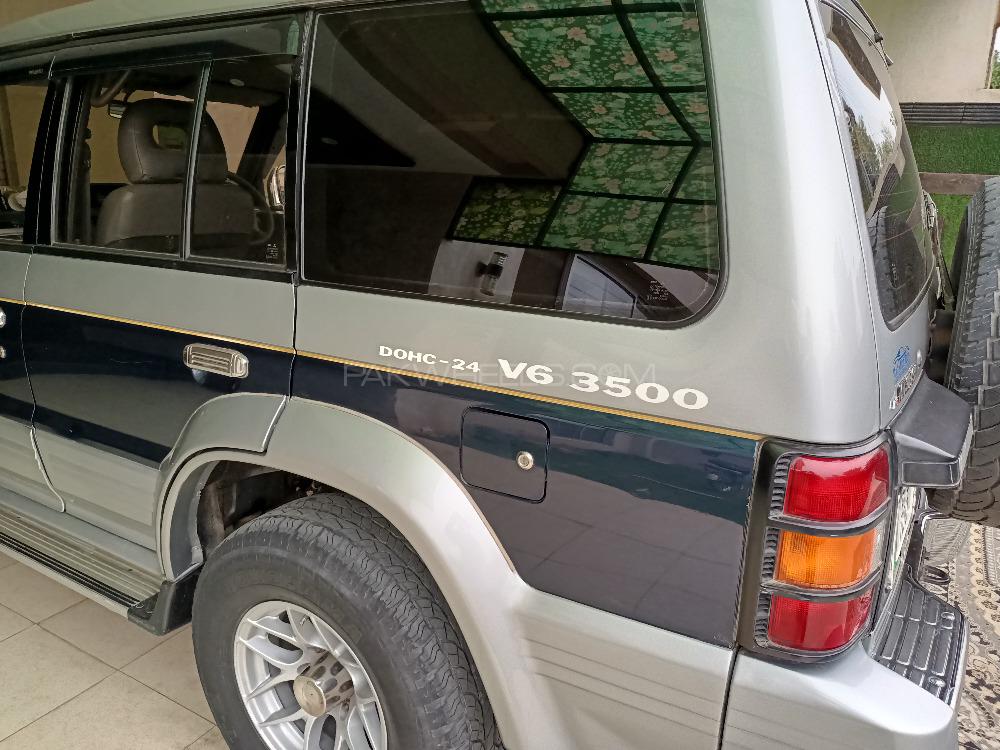 Mitsubishi Pajero 1993 for Sale in Lahore Mitsubishi Pajero 1993 for Sale in Lahore Image-9