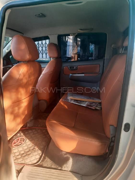 Toyota Hilux 2009 for Sale in Bahawalpur Toyota Hilux 2009 for Sale in Bahawalpur Image-7