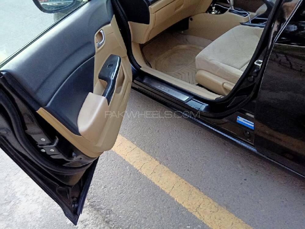 Honda Civic 2014 for Sale in Faisalabad Honda Civic 2014 for Sale in Faisalabad Image-8