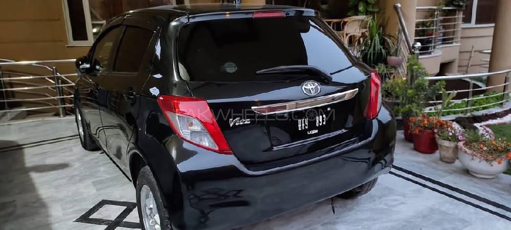 Toyota Vitz 2012 for Sale in Peshawar Image-1