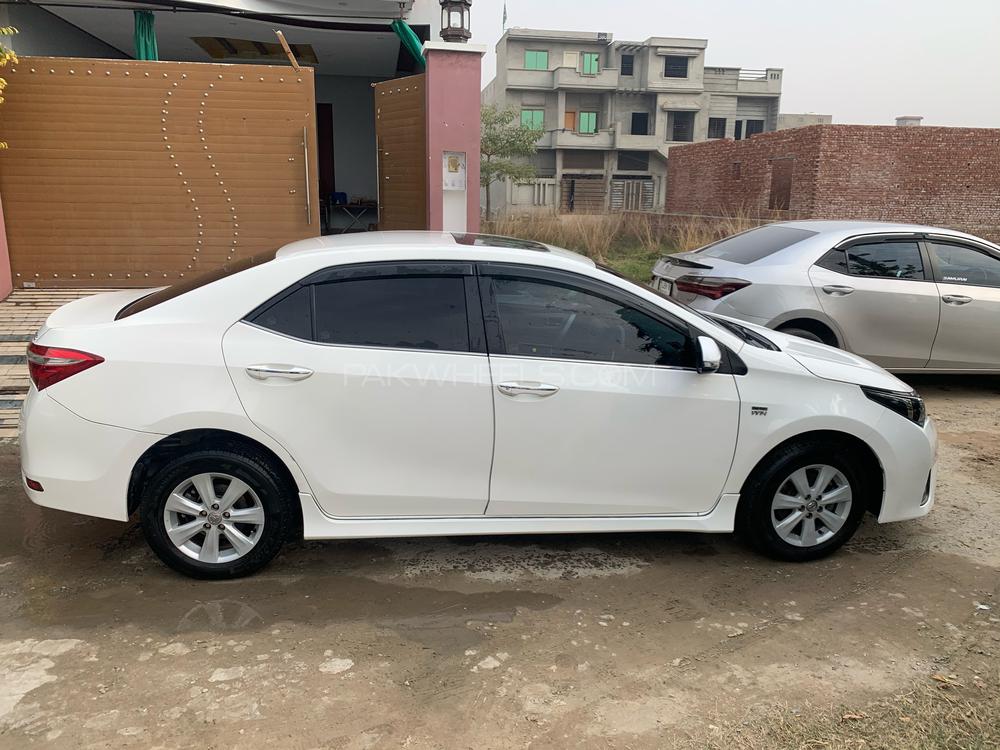 Toyota Corolla 2015 for Sale in Sialkot Image-1