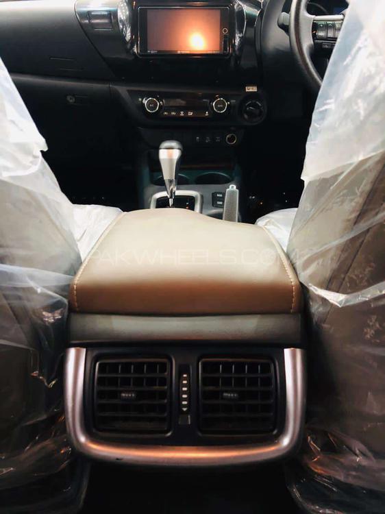 Toyota Hilux 2019 for Sale in Rawalpindi Toyota Hilux 2019 for Sale in Rawalpindi Image-11
