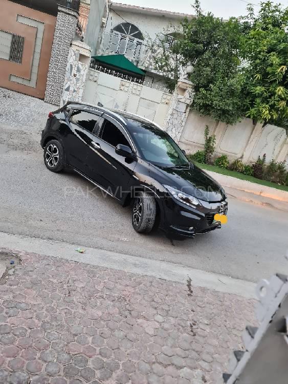 Honda Vezel 2014 for Sale in Peshawar Image-1