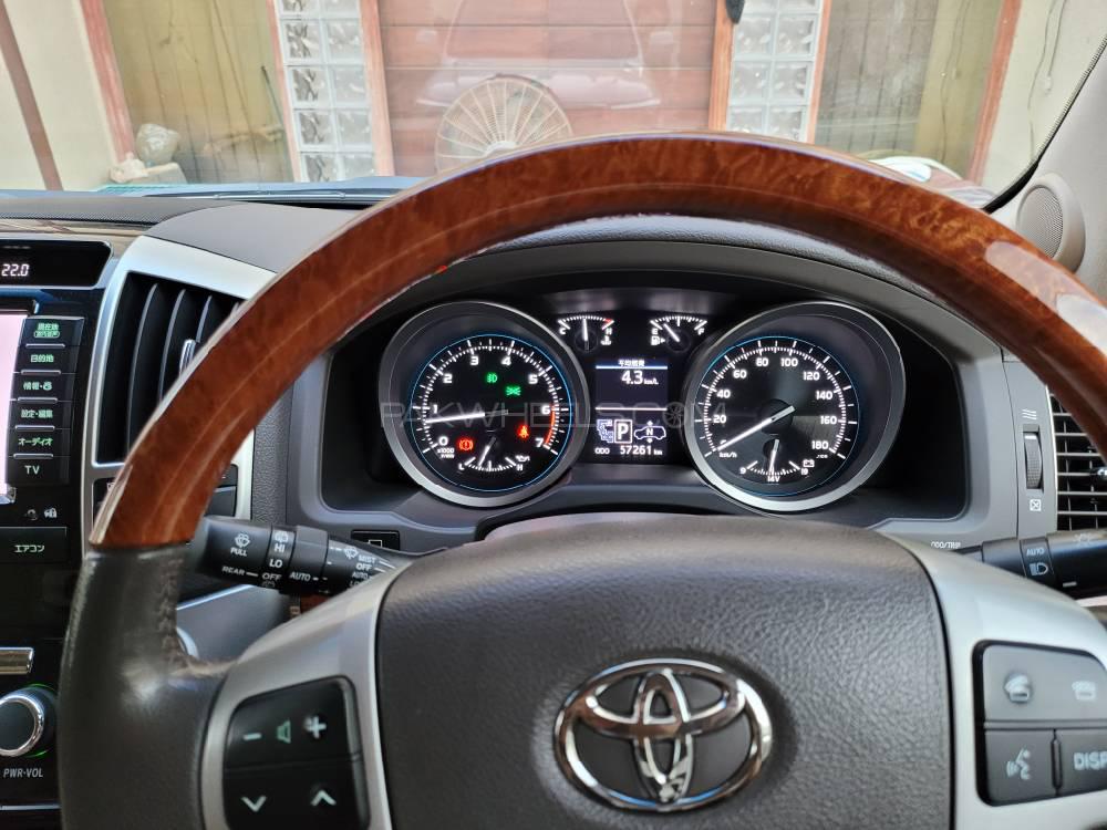 Toyota Land Cruiser 2013 for Sale in Karachi Toyota Land Cruiser 2013 for Sale in Karachi Image-8