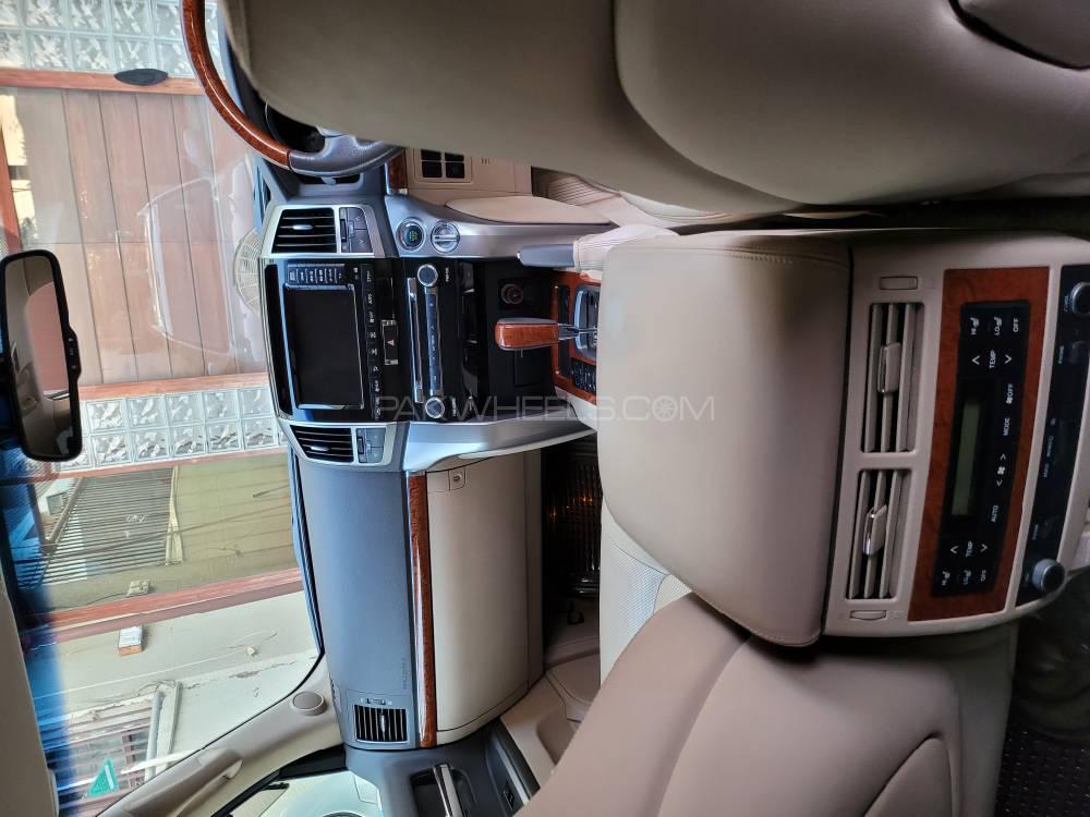Toyota Land Cruiser 2013 for Sale in Karachi Toyota Land Cruiser 2013 for Sale in Karachi Image-13