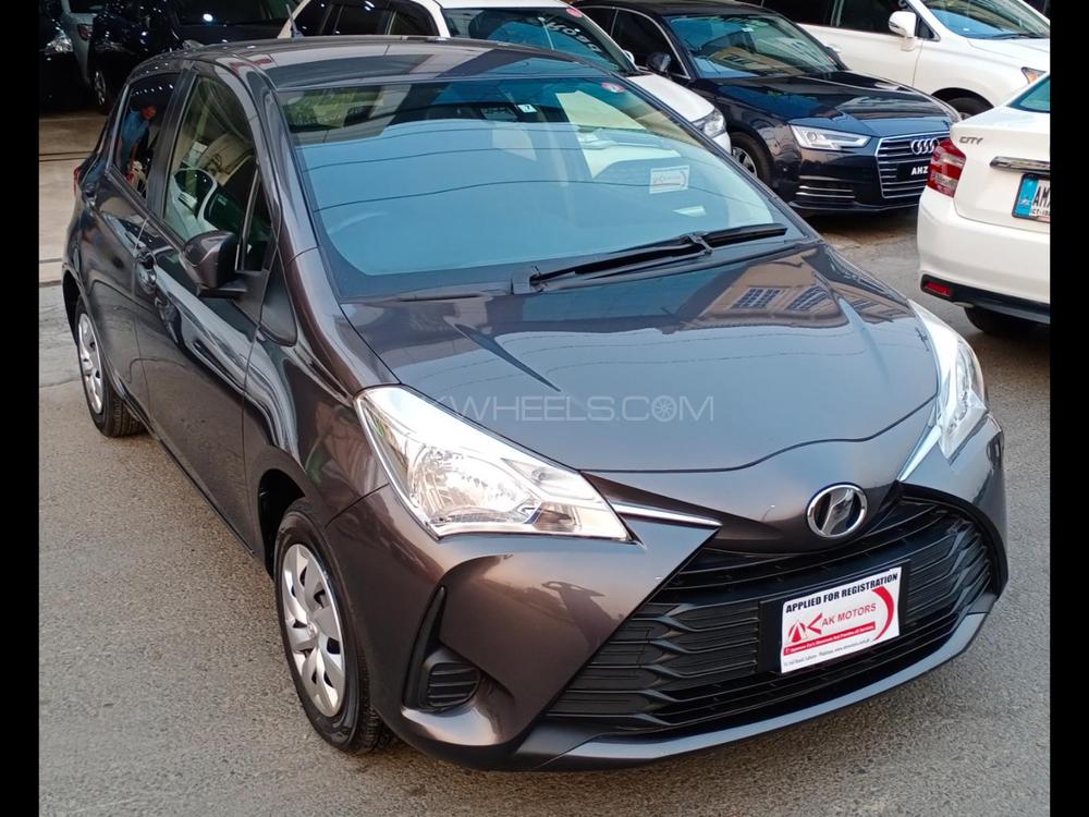 Toyota Vitz 2017 for Sale in Lahore Image-1