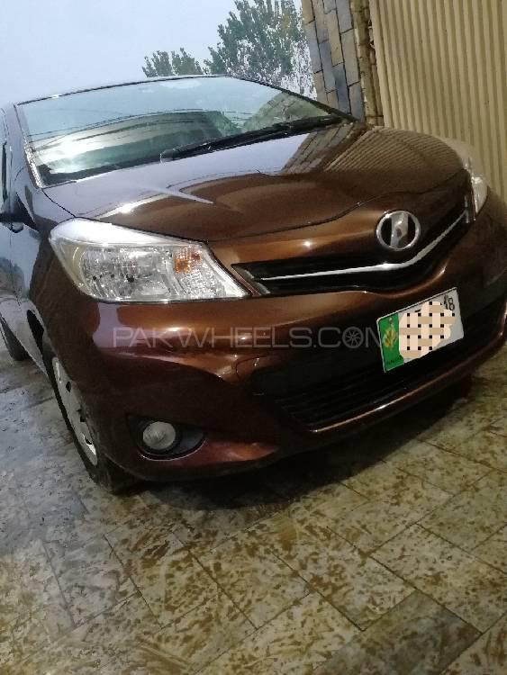 Toyota Vitz 2014 for Sale in Mardan Image-1