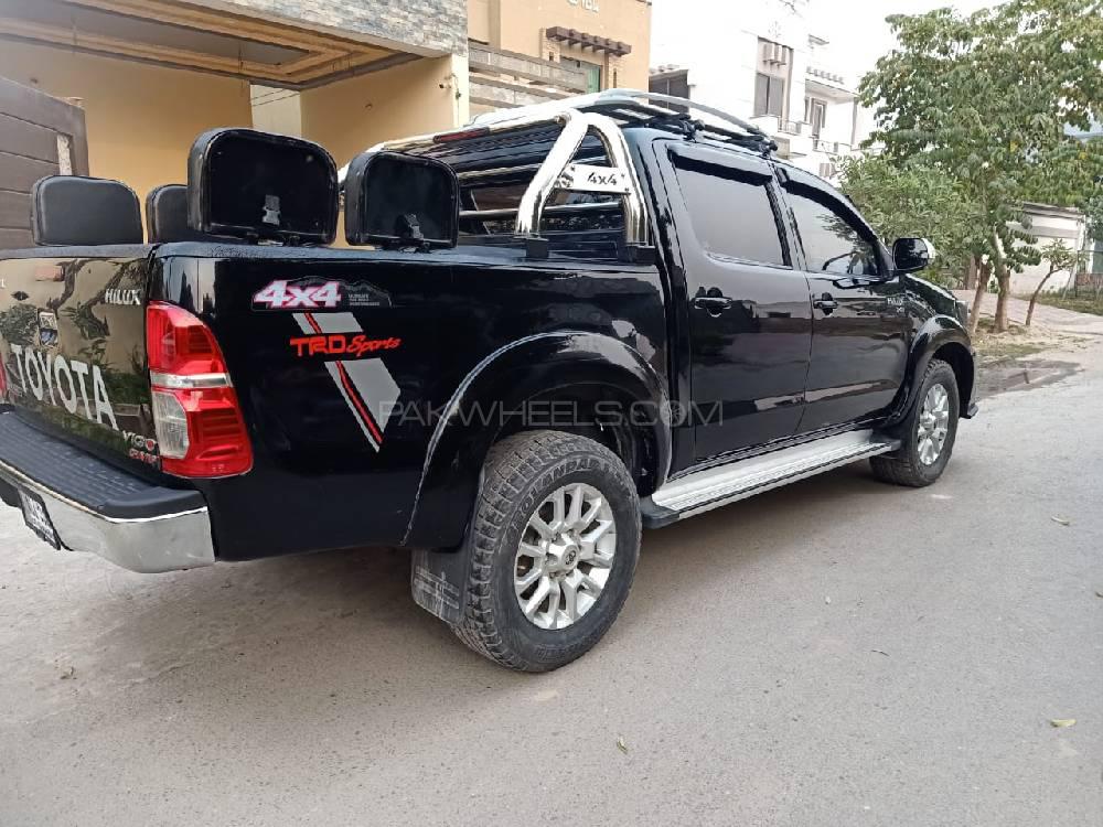 ٹویوٹا ہائیلکس 2016 for Sale in فیصل آباد ٹویوٹا ہائیلکس 2016 for Sale in فیصل آباد Image-2