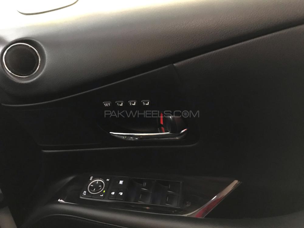 Lexus RX Series 2011 for Sale in Karachi Lexus RX Series 2011 for Sale in Karachi Image-5