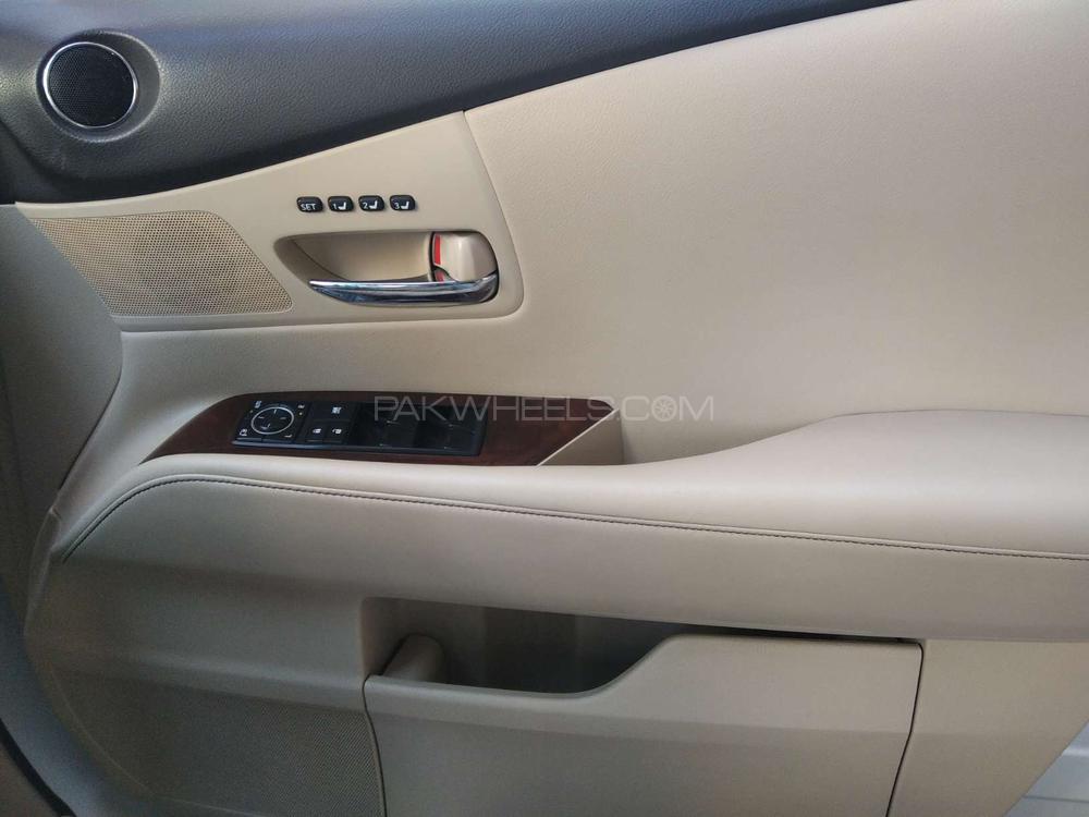 لیکزس آر ایکس سیریز 2012 for Sale in کراچی لیکزس آر ایکس سیریز 2012 for Sale in کراچی Image-10