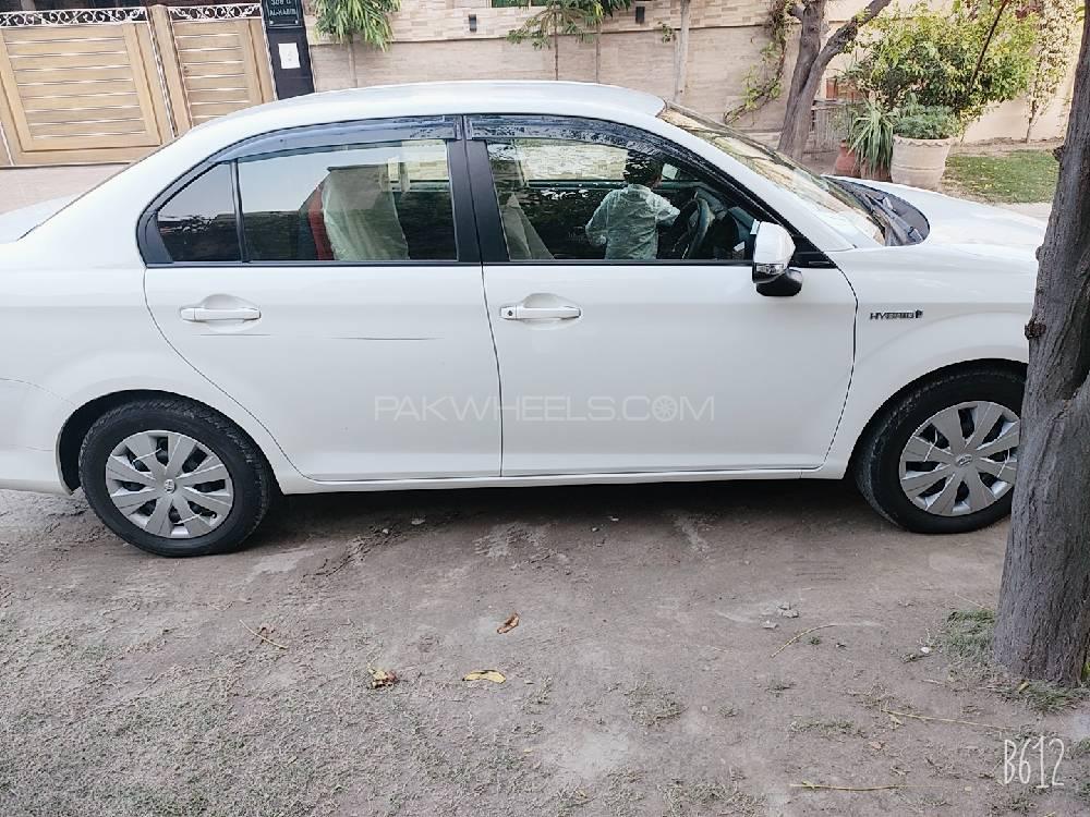 Toyota Corolla Axio 2016 for Sale in Multan Toyota Corolla Axio 2016 for Sale in Multan Image-2
