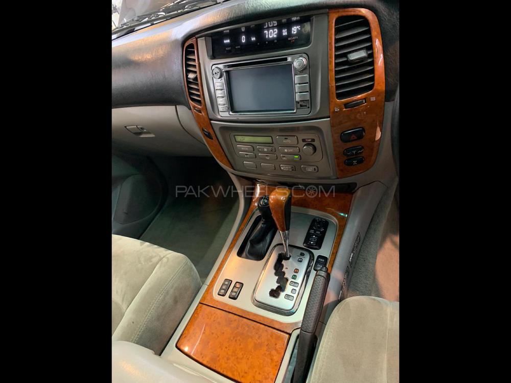 Toyota Land Cruiser 2005 for Sale in Multan Toyota Land Cruiser 2005 for Sale in Multan Image-11