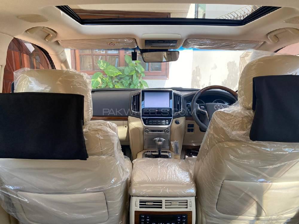 Toyota Land Cruiser 2015 for Sale in Karachi Toyota Land Cruiser 2015 for Sale in Karachi Image-3
