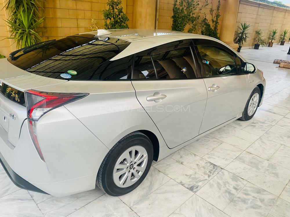 Toyota Prius 2017 for Sale in Peshawar Image-1