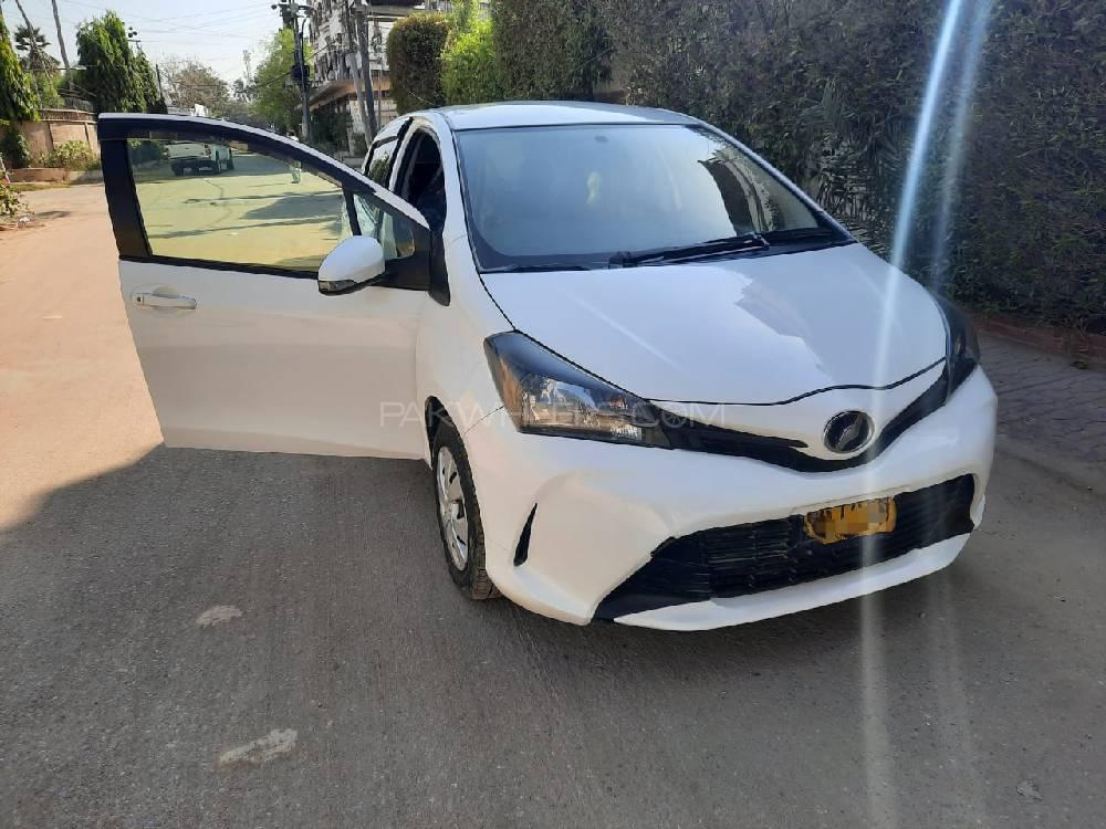 Toyota Vitz 2014 for Sale in Karachi Image-1