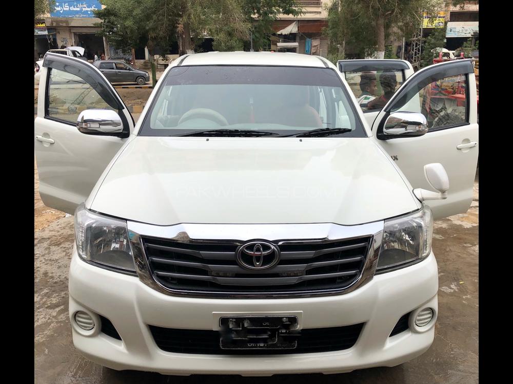 Toyota Hilux 2013 for Sale in Hyderabad Image-1
