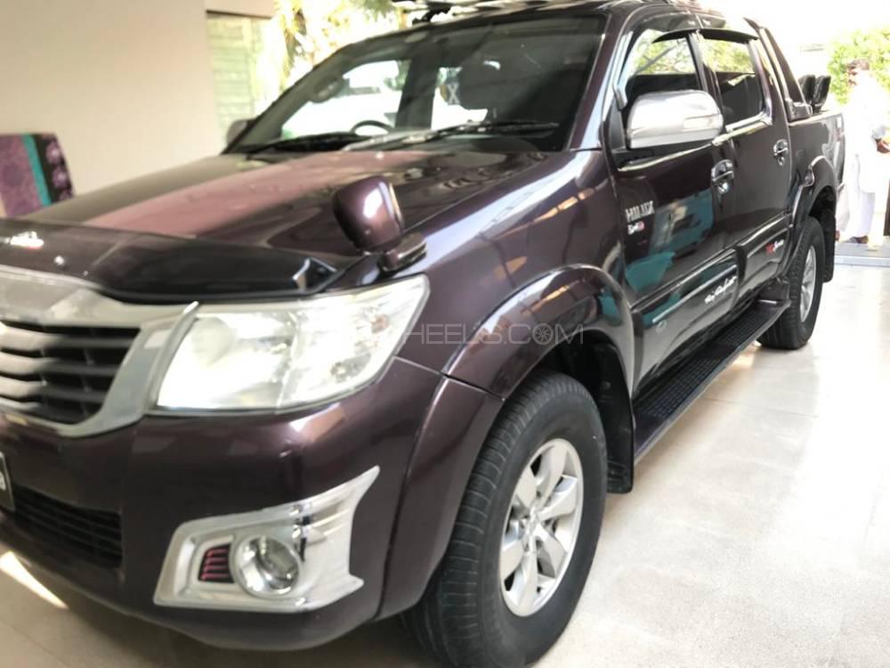 Toyota Hilux 2013 for Sale in Karachi Image-1