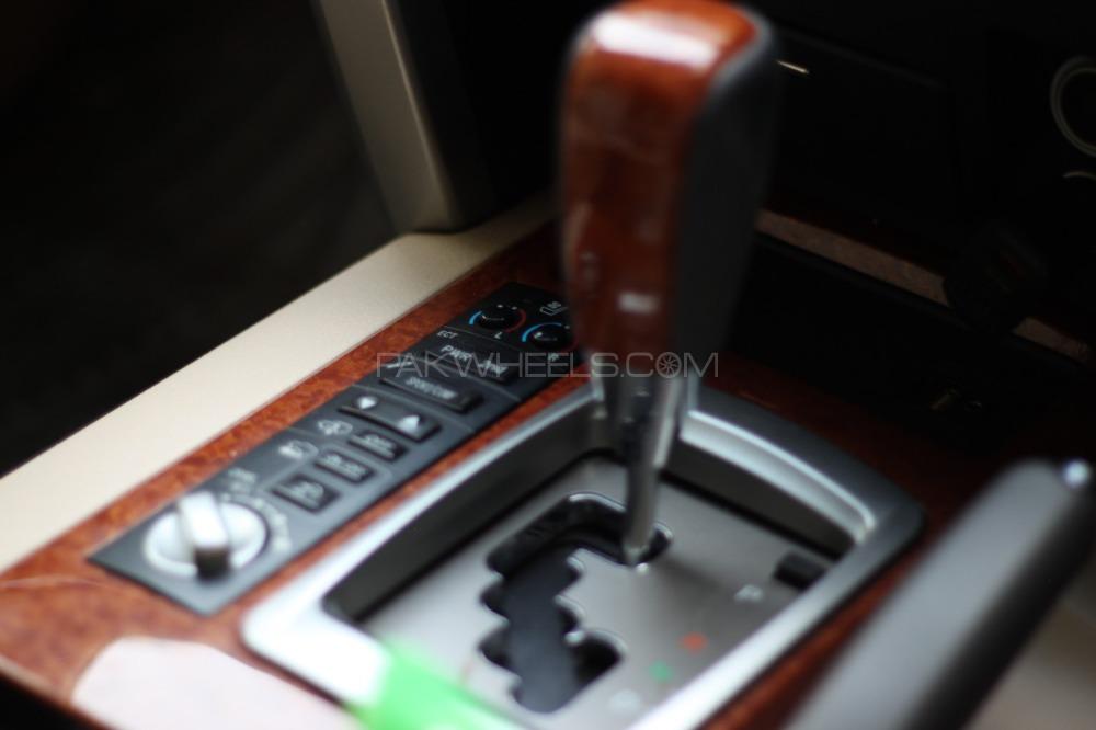 Toyota Land Cruiser 2013 for Sale in Karachi Toyota Land Cruiser 2013 for Sale in Karachi Image-6