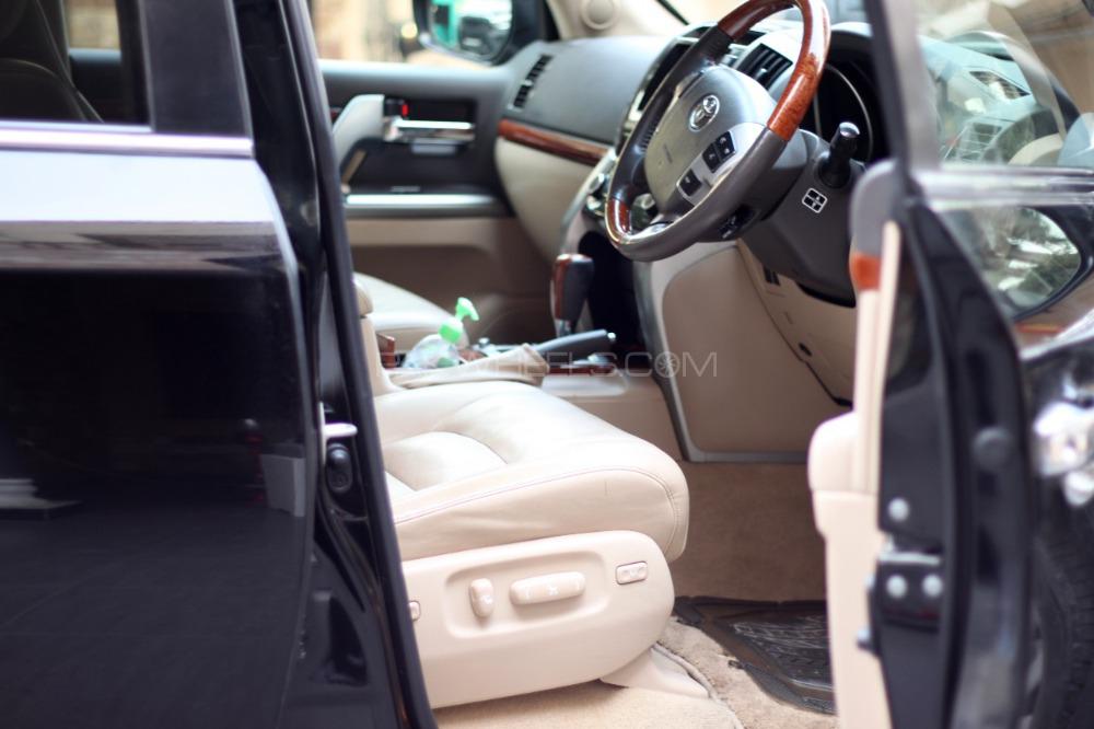 Toyota Land Cruiser 2013 for Sale in Karachi Toyota Land Cruiser 2013 for Sale in Karachi Image-8