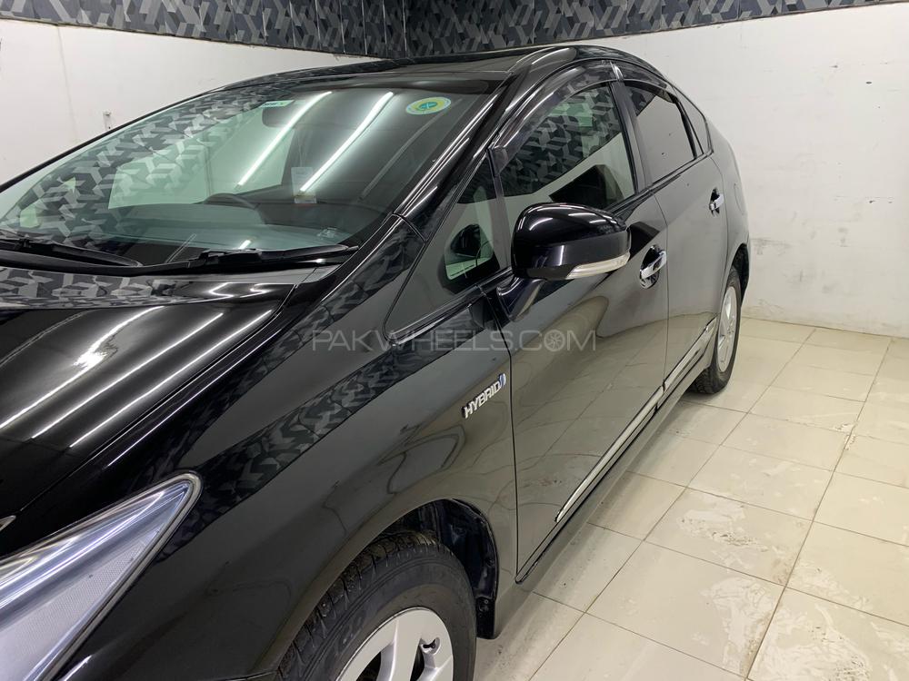 Toyota Prius 2011 for Sale in Sialkot Toyota Prius 2011 for Sale in Sialkot Image-4