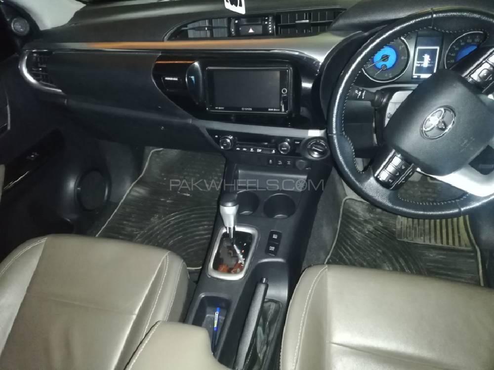 Toyota Hilux 2019 for Sale in Lahore Toyota Hilux 2019 for Sale in Lahore Image-8