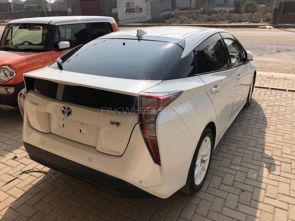 Toyota Prius 2016 for Sale in Multan Toyota Prius 2016 for Sale in Multan Image-4