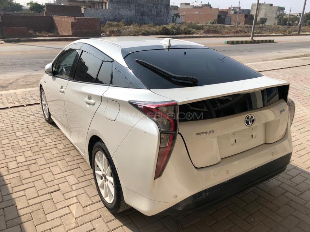 Toyota Prius 2016 for Sale in Multan Toyota Prius 2016 for Sale in Multan Image-5