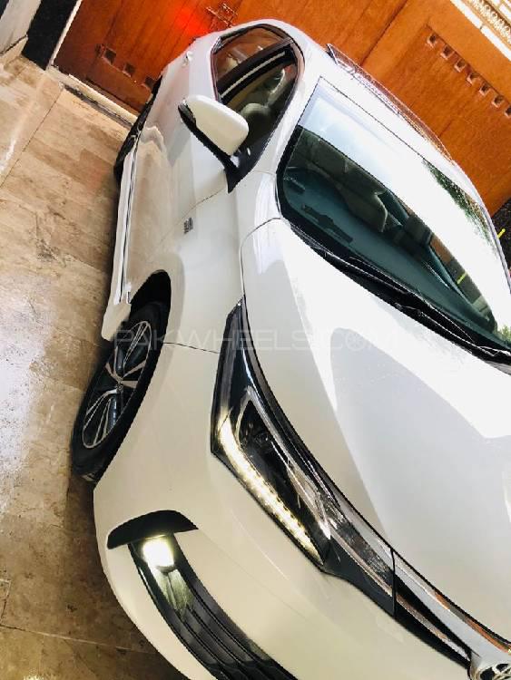Toyota Corolla 2018 for Sale in Peshawar Image-1