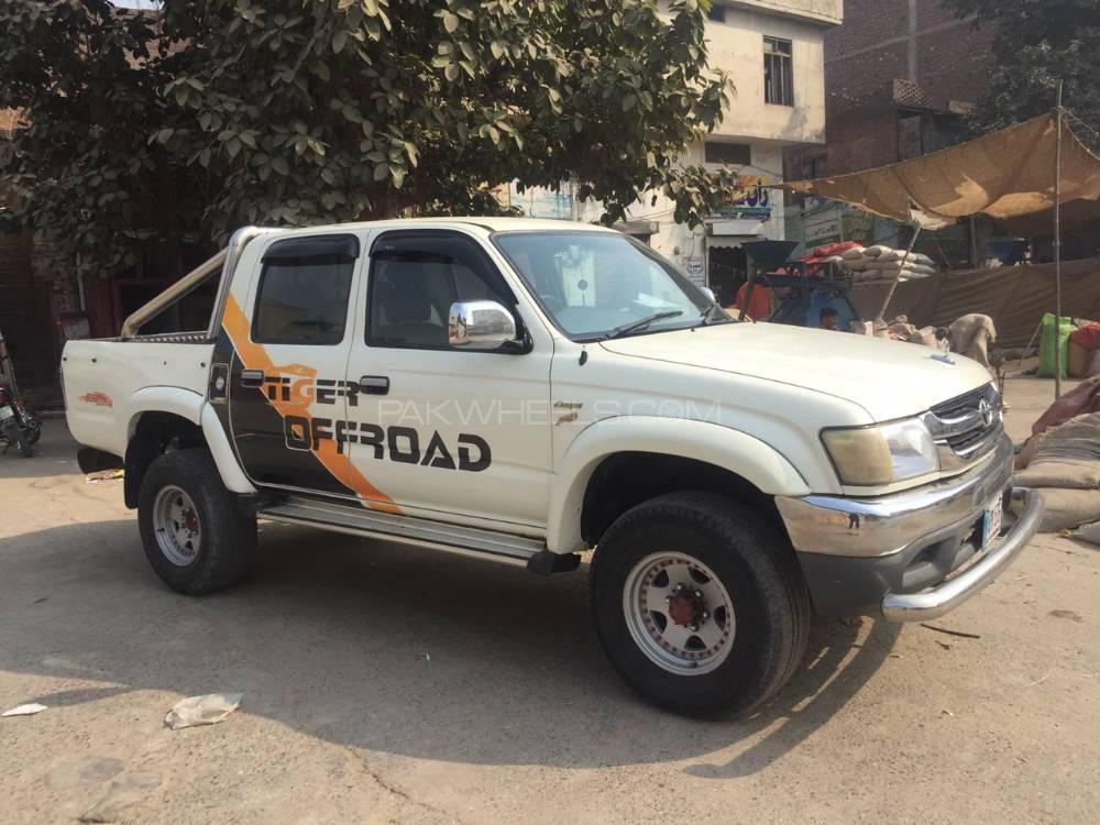 Toyota Hilux 2002 for Sale in Sialkot Image-1