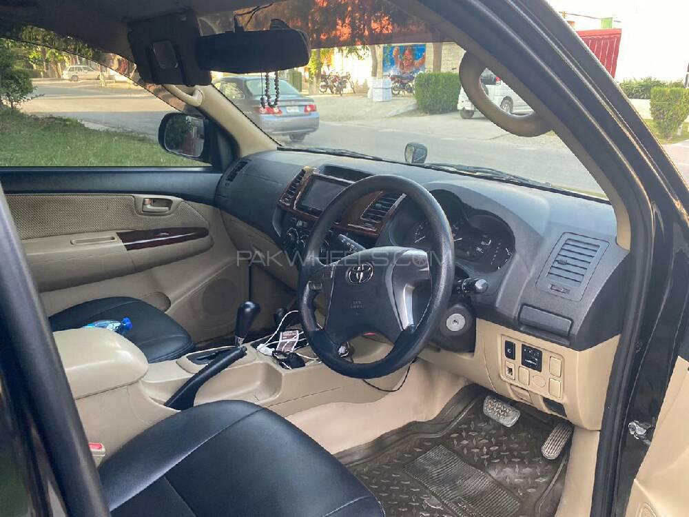 Toyota Hilux 2015 for Sale in Islamabad Toyota Hilux 2015 for Sale in Islamabad Image-6