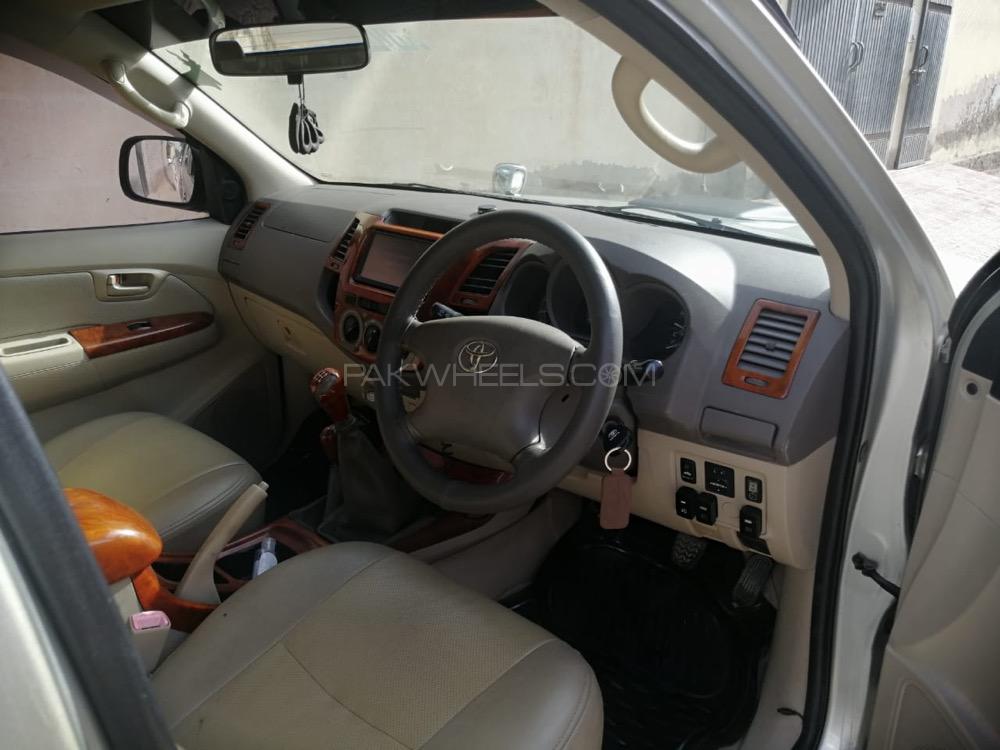 Toyota Hilux 2005 for Sale in Toba Tek Singh Toyota Hilux 2005 for Sale in Toba Tek Singh Image-11