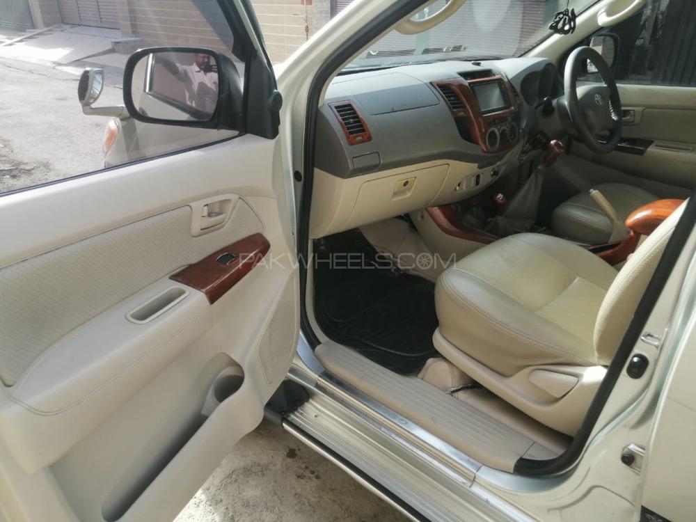 Toyota Hilux 2005 for Sale in Toba Tek Singh Toyota Hilux 2005 for Sale in Toba Tek Singh Image-17