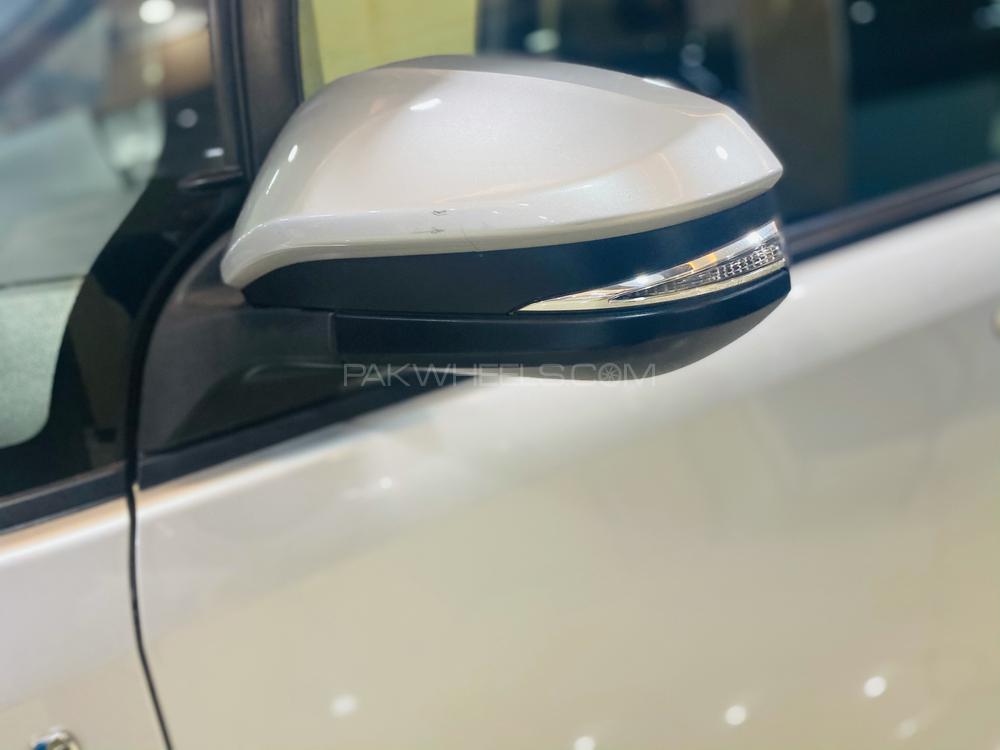 Toyota Noah 2015 for Sale in Peshawar Toyota Noah 2015 for Sale in Peshawar Image-5