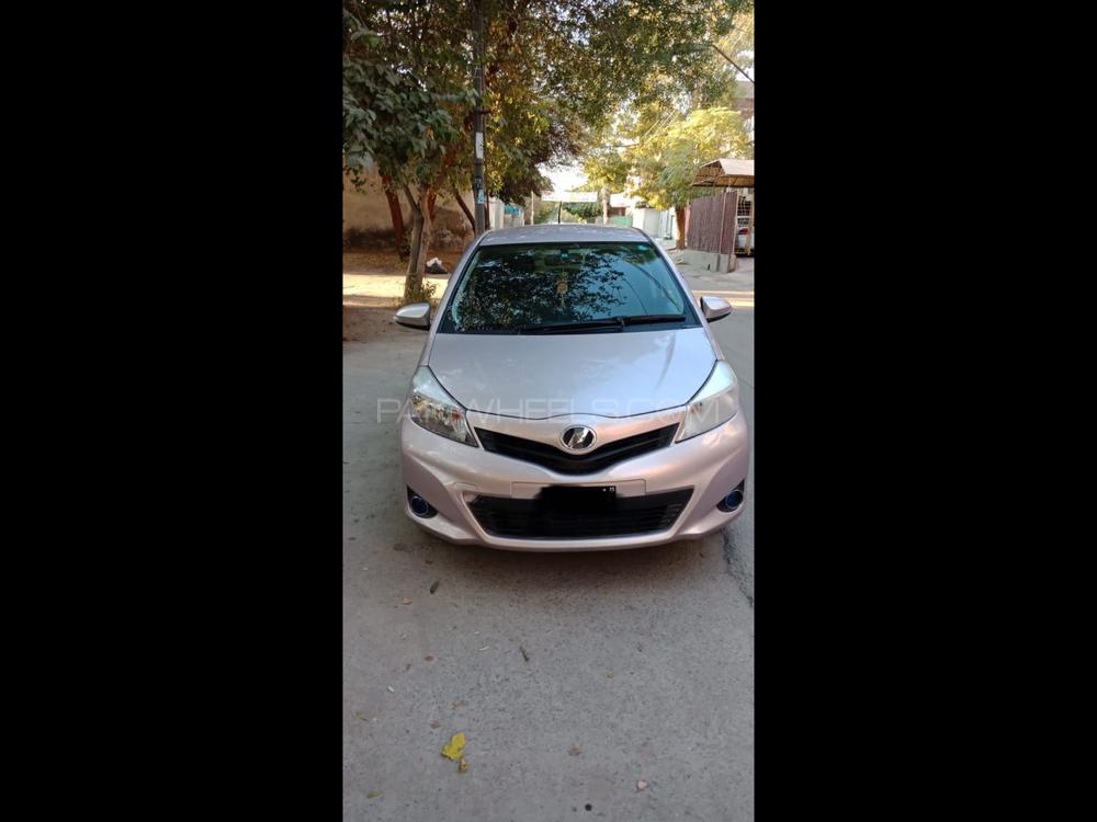 Toyota Vitz 2012 for Sale in Faisalabad Image-1