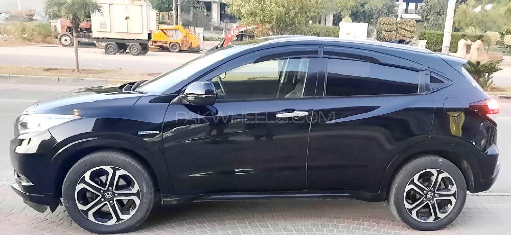 Honda Vezel 2014 for Sale in Lahore Honda Vezel 2014 for Sale in Lahore Image-4