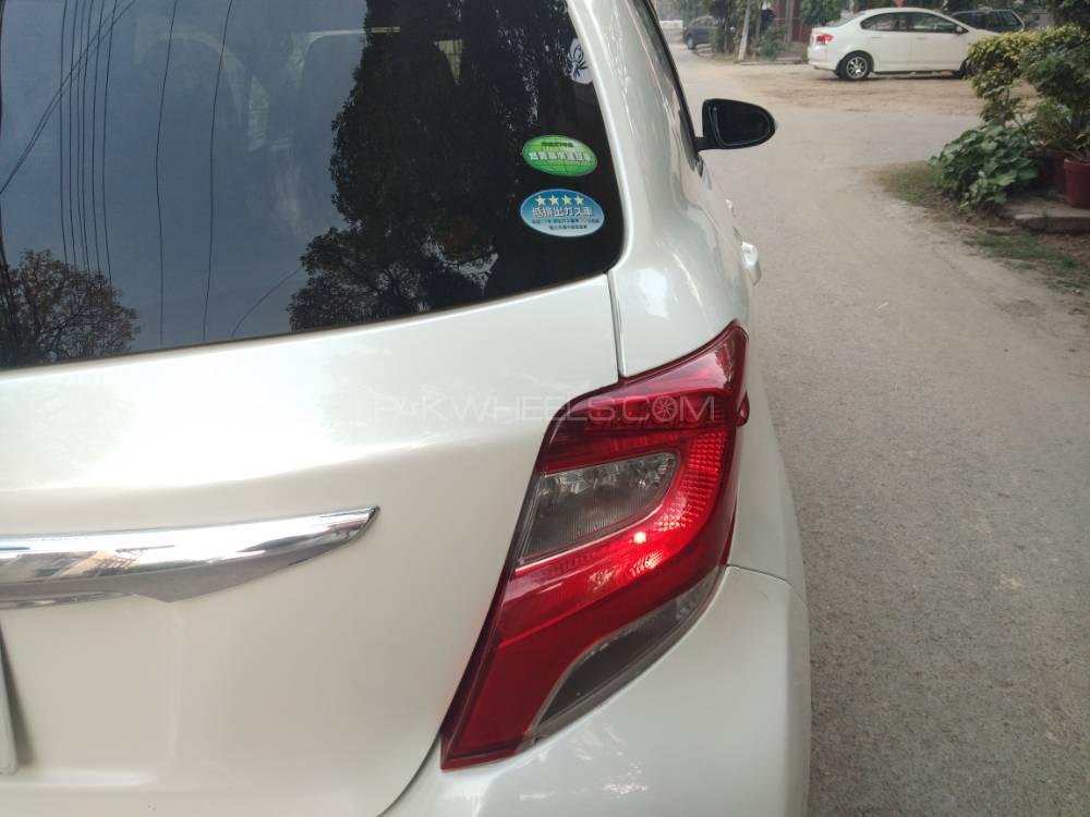 Toyota Vitz 2017 for Sale in Lahore Toyota Vitz 2017 for Sale in Lahore Image-12