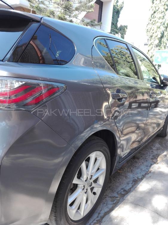 Lexus CT200h 2013 for Sale in Karachi Lexus CT200h 2013 for Sale in Karachi Image-10