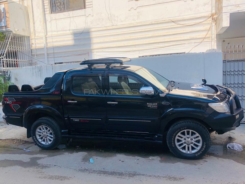 Toyota Hilux 2012 for Sale in Karachi Toyota Hilux 2012 for Sale in Karachi Image-3