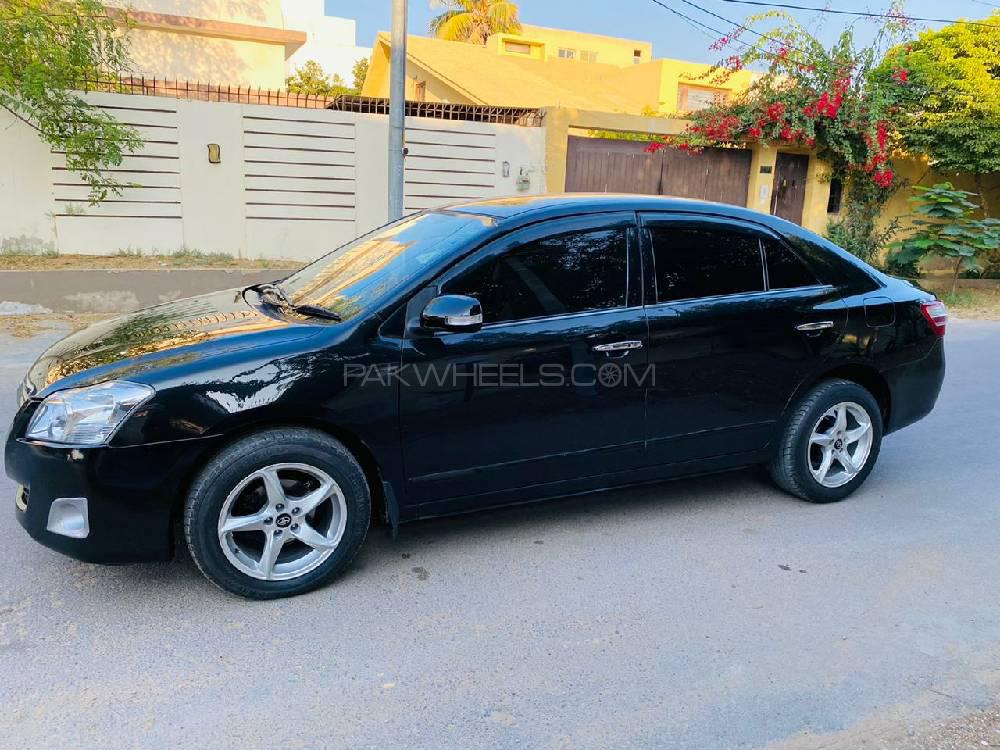 Toyota Premio 2010 for Sale in Karachi Image-1
