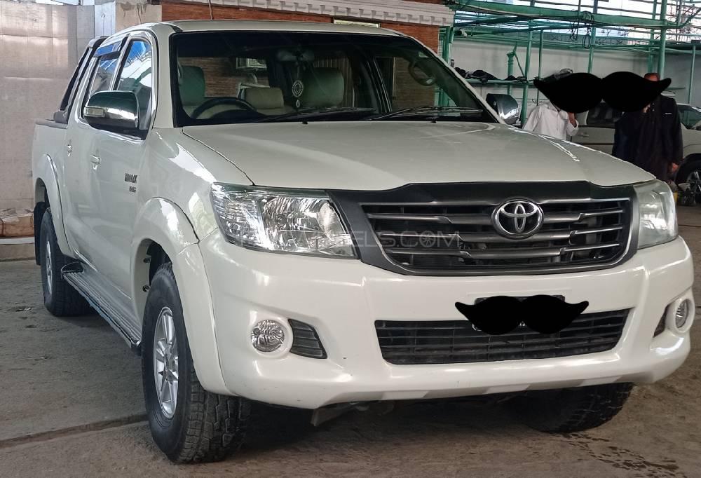 Toyota Hilux 2015 for Sale in Karachi Image-1